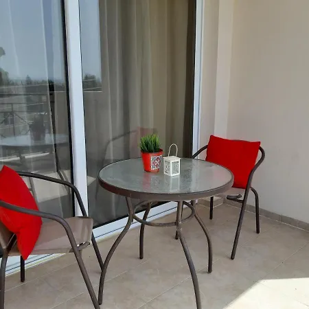 Amazing Penthouse In 5 Minutes To The Beach דירה